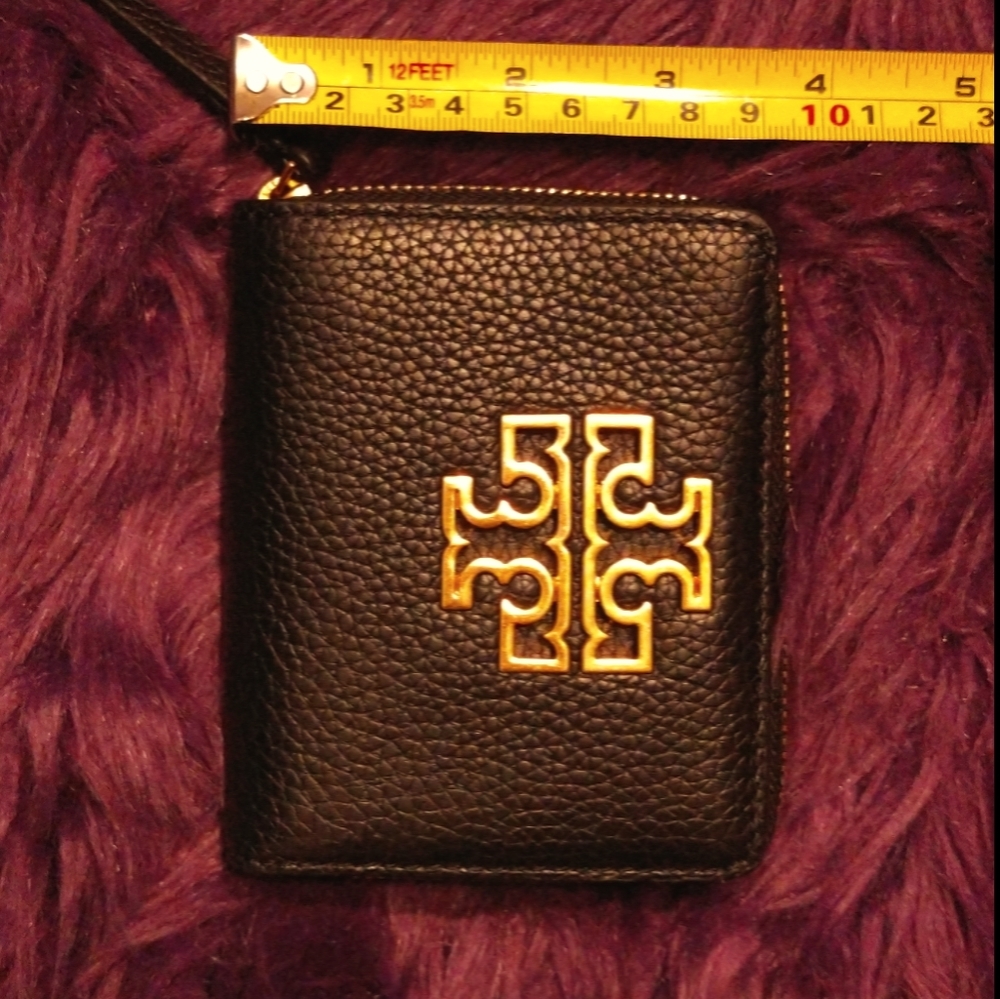 NwT Tory burch britten mini wallet in black